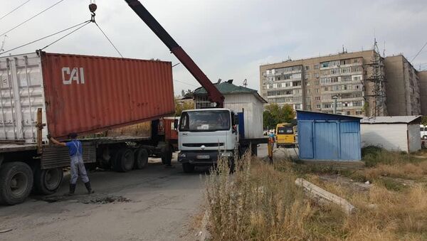 Снос незаконно установленных павильонов в Бишкеке - Sputnik Кыргызстан