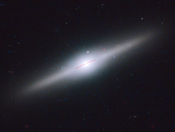 Галактика ESO 243-49 и черная дыра HLX-1 - Sputnik Кыргызстан