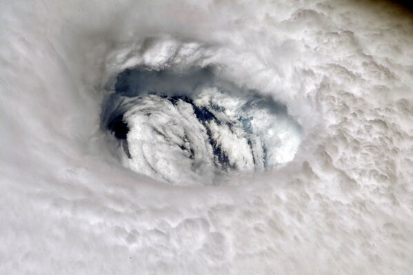 Ураган Дориан с борта Международной космической станции - Sputnik Кыргызстан