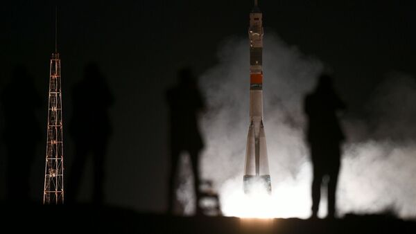 Пуск ракеты-носителя с пилотируемым кораблем Союз МС-15. Архивное фото - Sputnik Кыргызстан