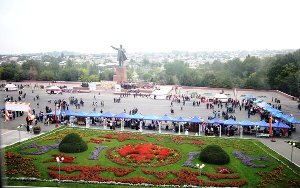 Жители Оша отмечают 3019-летие города. - Sputnik Кыргызстан