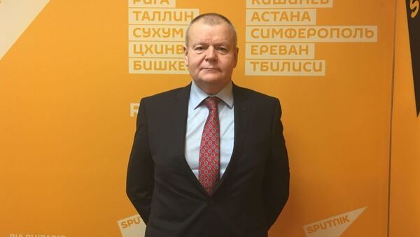 Президент фонда Миграция XXI век политолог Вячеслав Поставнин - Sputnik Кыргызстан
