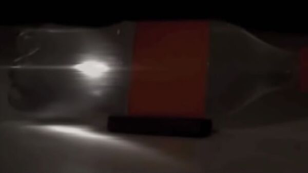 Ученые создали камеру, способную снимать триллион кадров в секунду. Видео - Sputnik Кыргызстан