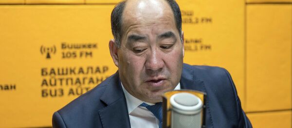 Глава Минобрнауки просит прощения за молодую отличницу образования. Видео - Sputnik Кыргызстан