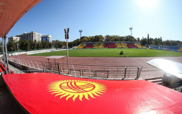 В первом матче национальная команда проиграла таджикистанцам со счетом 0:1. - Sputnik Кыргызстан