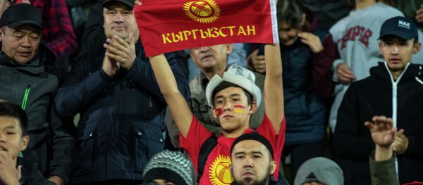Болельщики на футбольном матче. Архивное фото - Sputnik Кыргызстан