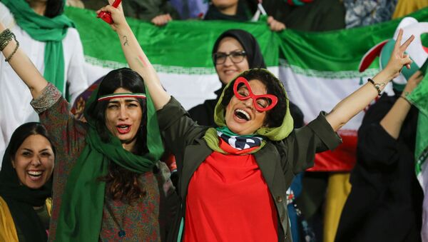 Отборочный тур чемпионата мира 2022 года между сборными командами Ирана и Камбоджи в Тегеране - Sputnik Кыргызстан