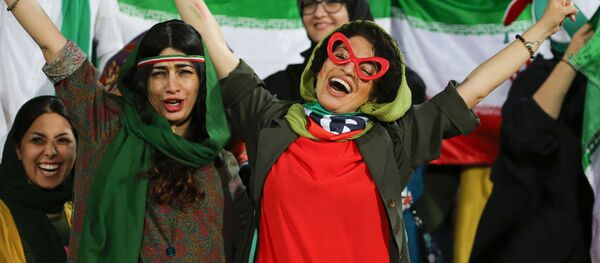 Отборочный тур чемпионата мира 2022 года между сборными командами Ирана и Камбоджи в Тегеране Отборочный тур чемпионата мира 2022 года между сборными командами Ирана и Камбоджи в Тегеране - Sputnik Кыргызстан