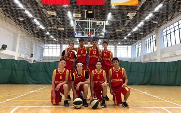 Молодежная команда Кыргызстана по баскетболу стала победителем турнира на международном фестивале школьного спорта среди государств — участников СНГ - Sputnik Кыргызстан