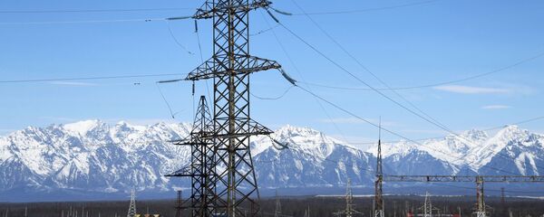 Линии электропередач. Архивное фото Линии электропередач. Архивное фото - Sputnik Кыргызстан