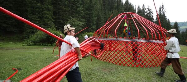 Как собирать кыргызскую юрту — видеоинструкция Как собирать кыргызскую юрту — видеоинструкция - Sputnik Кыргызстан