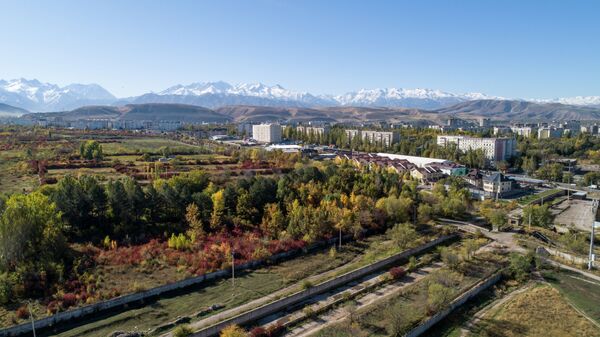 Вид на осенний Бишкек с дрона - Sputnik Кыргызстан