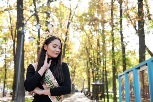 Кыргызстан сулуусу Айжан: атама сулуу экенимди да көрсөткүм келди - Sputnik Кыргызстан