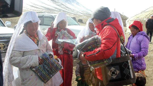 Гуманитарная помощь этническим кыргызам, проживающим на Памире в Афганистане - Sputnik Кыргызстан