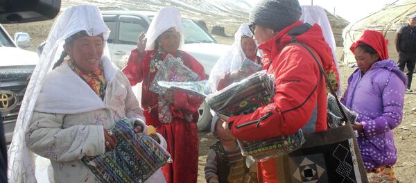 Гуманитарная помощь этническим кыргызам, проживающим на Памире в Афганистане - Sputnik Кыргызстан