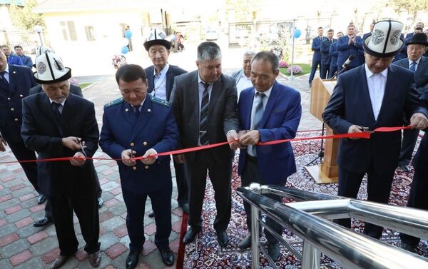 В Джалал-Абадской области торжественно открыли трехэтажное здание областной прокуратуры - Sputnik Кыргызстан