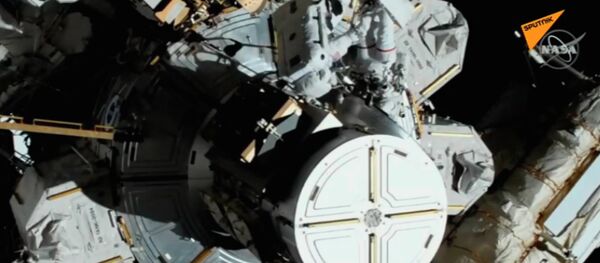 Спутник: Выход в открытый космос женского экипажа астронавтов из США  - Sputnik Кыргызстан