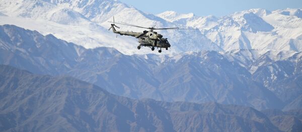 Вертолет. Архивное фото - Sputnik Кыргызстан