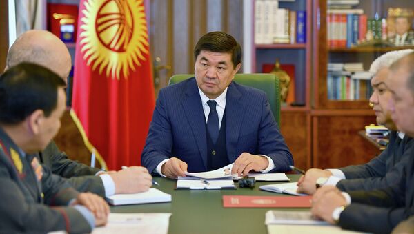 Премьер-министр кр Мухаммедкалый Абылгазиев во время совещания в связи с похищением и последующим убийством столичного предпринимателя Хуфура Абдурахемана - Sputnik Кыргызстан