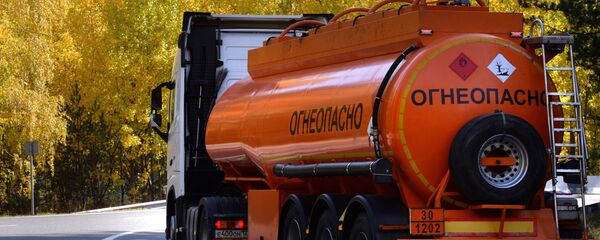 Автоцистерна. Архивное фото Автоцистерна. Архивное фото - Sputnik Кыргызстан