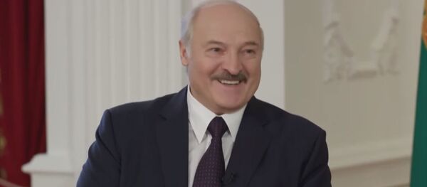 Лукашенко о том, как бегал за пивом, работая с Назарбаевым. Видео - Sputnik Кыргызстан