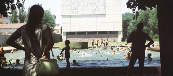 Открытый бассейн в городе Фрунзе. 1969 год - Sputnik Кыргызстан