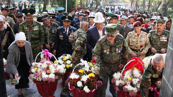 Митинг-реквием памяти военнослужащих, погибших во время баткенских событий 1999–2000 годов - Sputnik Кыргызстан
