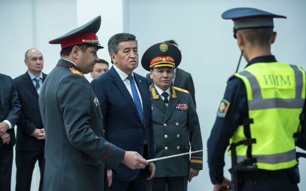 Также президенту показали задержание правонарушителя, которого засекла система.  - Sputnik Кыргызстан