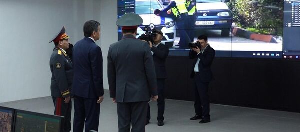 Кишини жүзүнөн тааныган камера. Жээнбеков шектүү кантип кармаларын көрдү. Видео - Sputnik Кыргызстан