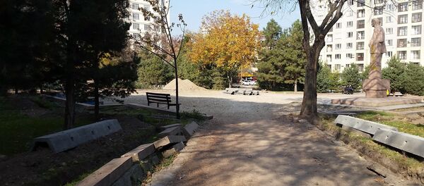 Ремонт сквера имени Максима Горького в Бишкеке - Sputnik Кыргызстан