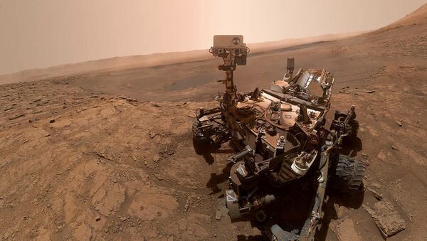 Селфи марсохода Curiosity на хребте имени Веры Рубин на Марсе. 11 октября 2019 год - Sputnik Кыргызстан