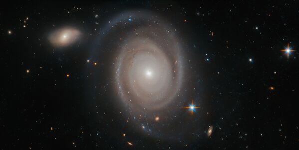 Спиральная галактика NGC 1706 в созвездии Золотая Рыба - Sputnik Кыргызстан