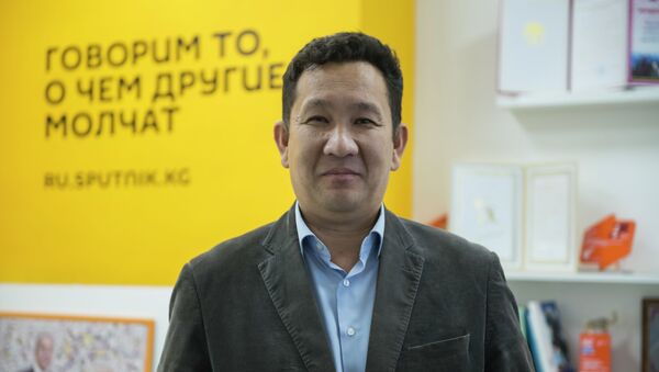 Капиталдык курулуш башкармалыгынын шаардык жолдор бөлүмүнүн башчысы Темирбек Мамашов - Sputnik Кыргызстан