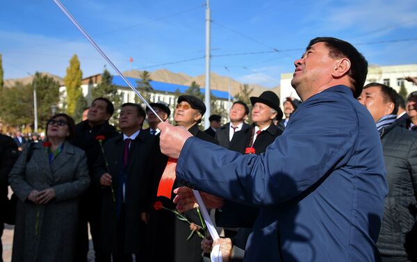 Объект открыли на торжественном мероприятии, посвященном 100-летию со дня рождения государственного деятеля. - Sputnik Кыргызстан
