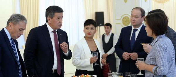 Встреча президента Сооронбая Жээнбекова с руководителями СМИ Кыргызстана Встреча президента Сооронбая Жээнбекова с руководителями СМИ Кыргызстана - Sputnik Кыргызстан