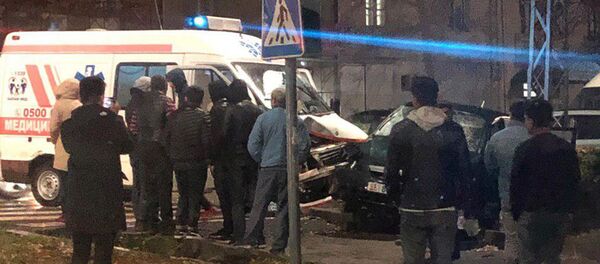 ДТП на пересечении улиц Московской и Турусбекова в Бишкеке ДТП на пересечении улиц Московской и Турусбекова в Бишкеке - Sputnik Кыргызстан