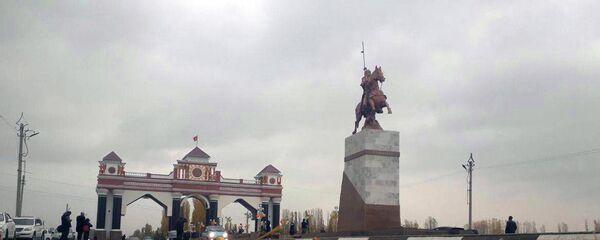 Арка при въезде в город Джалал-Абад. Архивное фото - Sputnik Кыргызстан