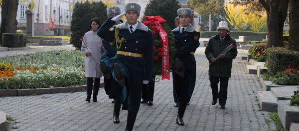 Митинг-реквием, посвященный 100-летию Турдакуна Усубалиева - Sputnik Кыргызстан