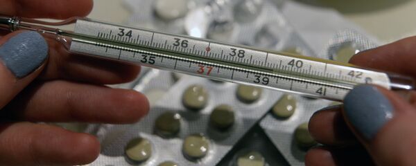 Лекарственные препараты и градусник - Sputnik Кыргызстан