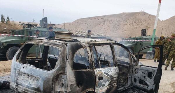 Тажик-өзбек чек арасында согушкерлердин колунан чек арачы менен милиционер көз жумду - Sputnik Кыргызстан