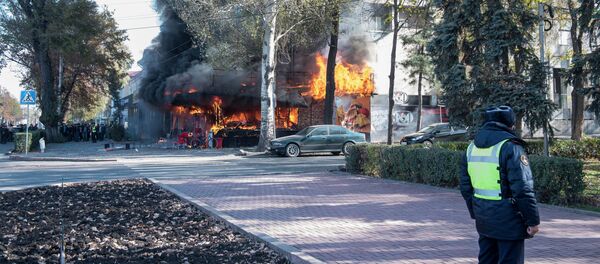 Взрыв фастфуда Антошка на пересечении проспекта Эркиндик и улицы Киевской в Бишкеке - Sputnik Кыргызстан