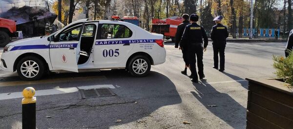 Пожар на точке фастфуда Антошка на пересечении проспектов Чуй и Эркиндик Пожар на точке фастфуда Антошка на пересечении проспектов Чуй и Эркиндик - Sputnik Кыргызстан