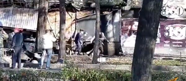 Обнаружено тело погибшей в точке фастфуда в центре Бишкека — видео - Sputnik Кыргызстан