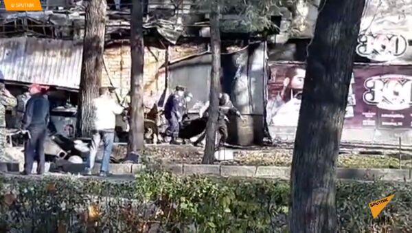 Обнаружено тело погибшей в точке фастфуда в центре Бишкека — видео - Sputnik Кыргызстан