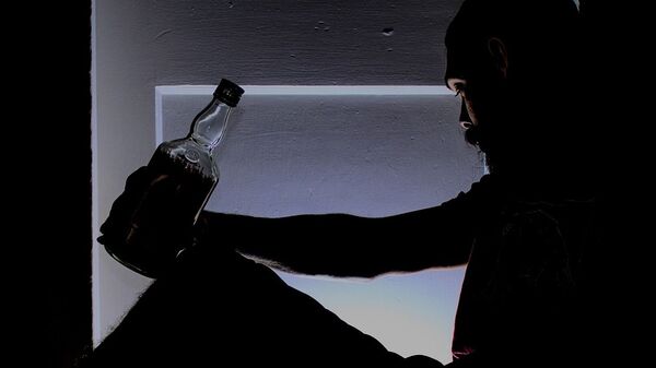 Алкогольная зависимость мужчин - Sputnik Кыргызстан