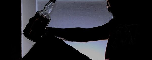 Алкогольная зависимость мужчин - Sputnik Кыргызстан