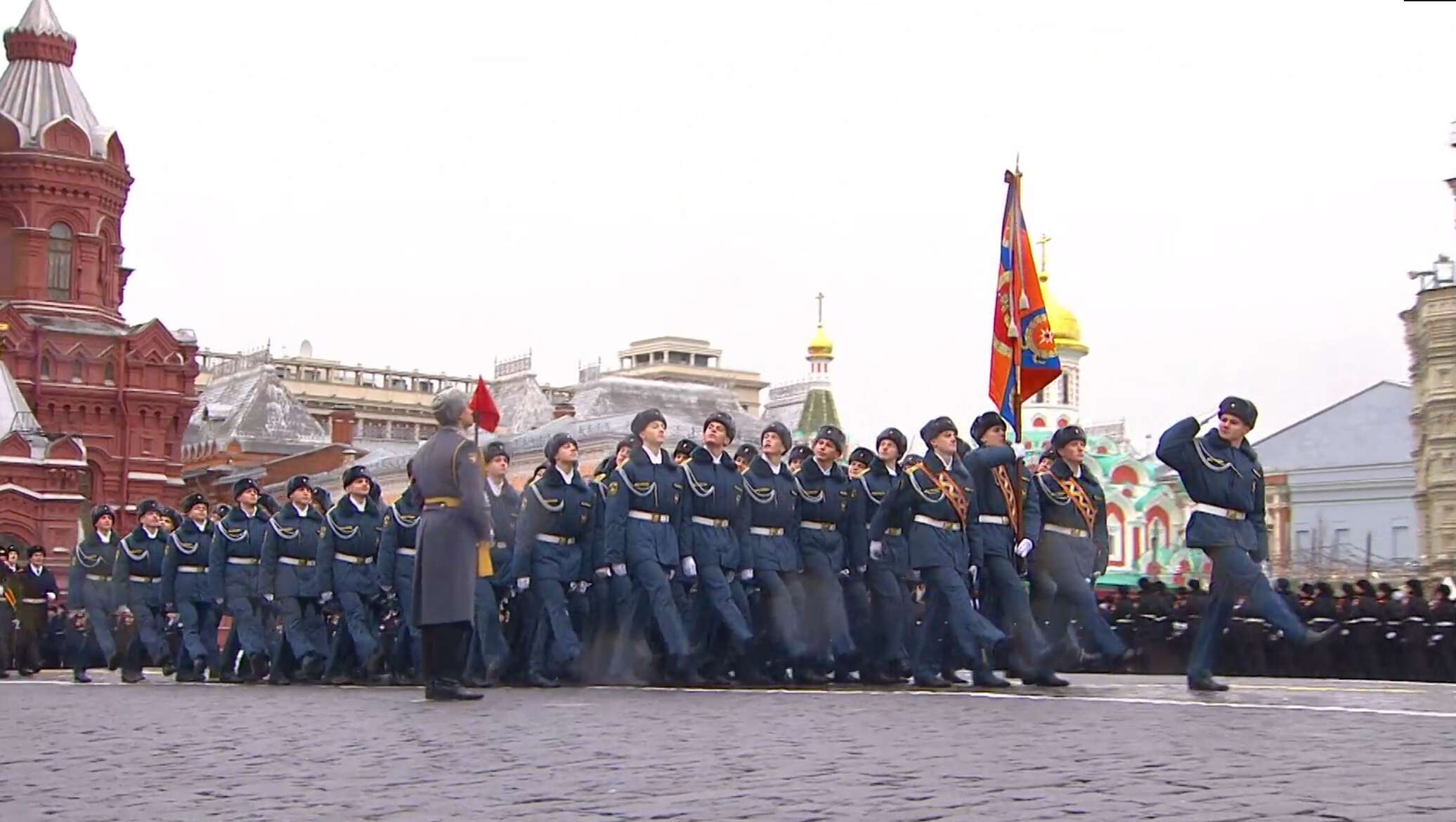 Парад 7 видео. Парад 7 ноября в Москве на красной площади. Парад в Москве 7 ноября 1941. Парад на красной площади 1941. Марш на красной площади.