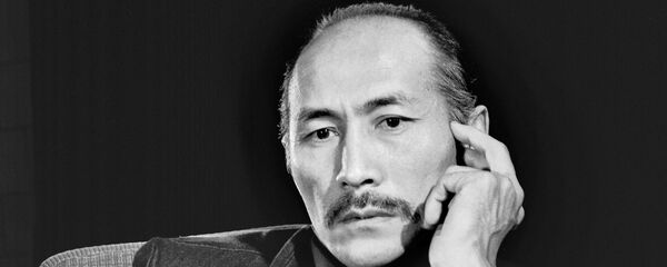 СССРдин эл артисти, Кыргыз ССРинин сүрөтчүсү, таланттуу инсан Сүймөнкул Чокморовдун архивдик стүрөтү - Sputnik Кыргызстан