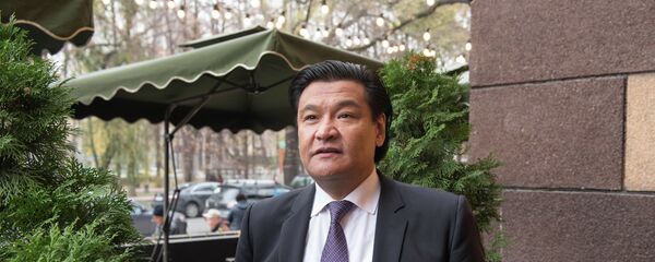 Советник премьер-министра Кубат Рахимов Советник премьер-министра Кубат Рахимов - Sputnik Кыргызстан