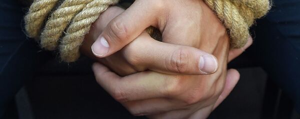 Акция протеста против коррупции у здания Генеральной прокуратуры (ГП) в Киеве Акция протеста против коррупции у здания Генеральной прокуратуры (ГП) в Киеве - Sputnik Кыргызстан